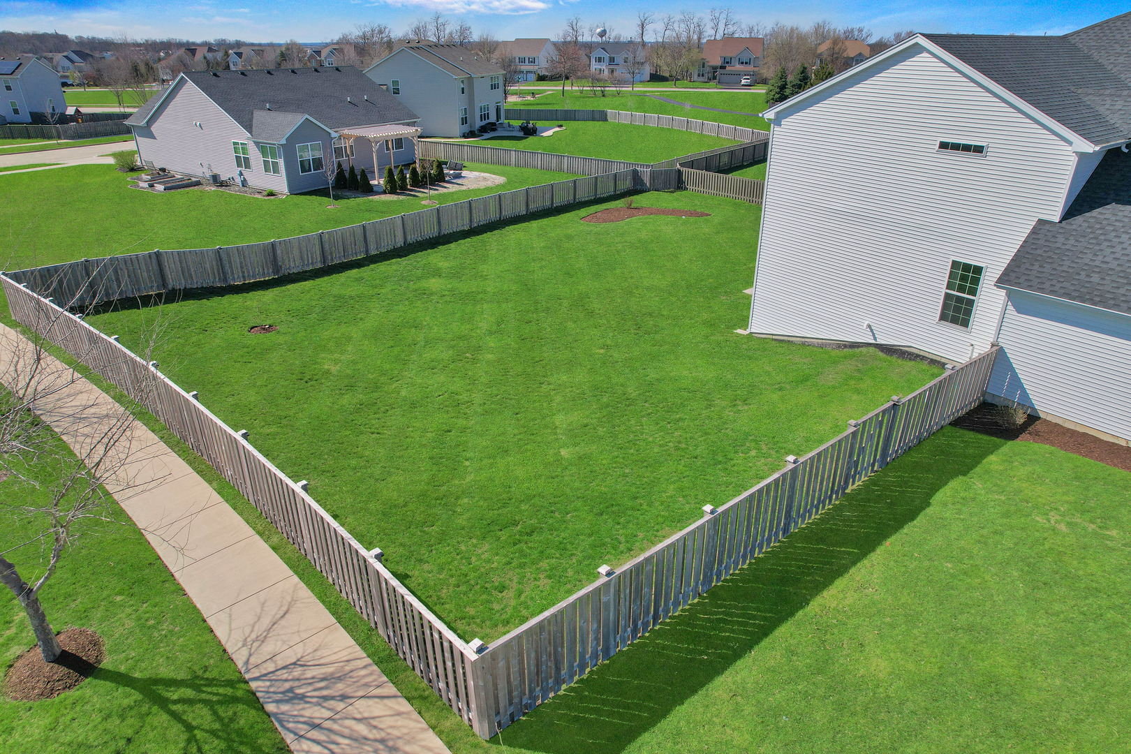 2155 Hartfield Avenue, Yorkville, IL 60560