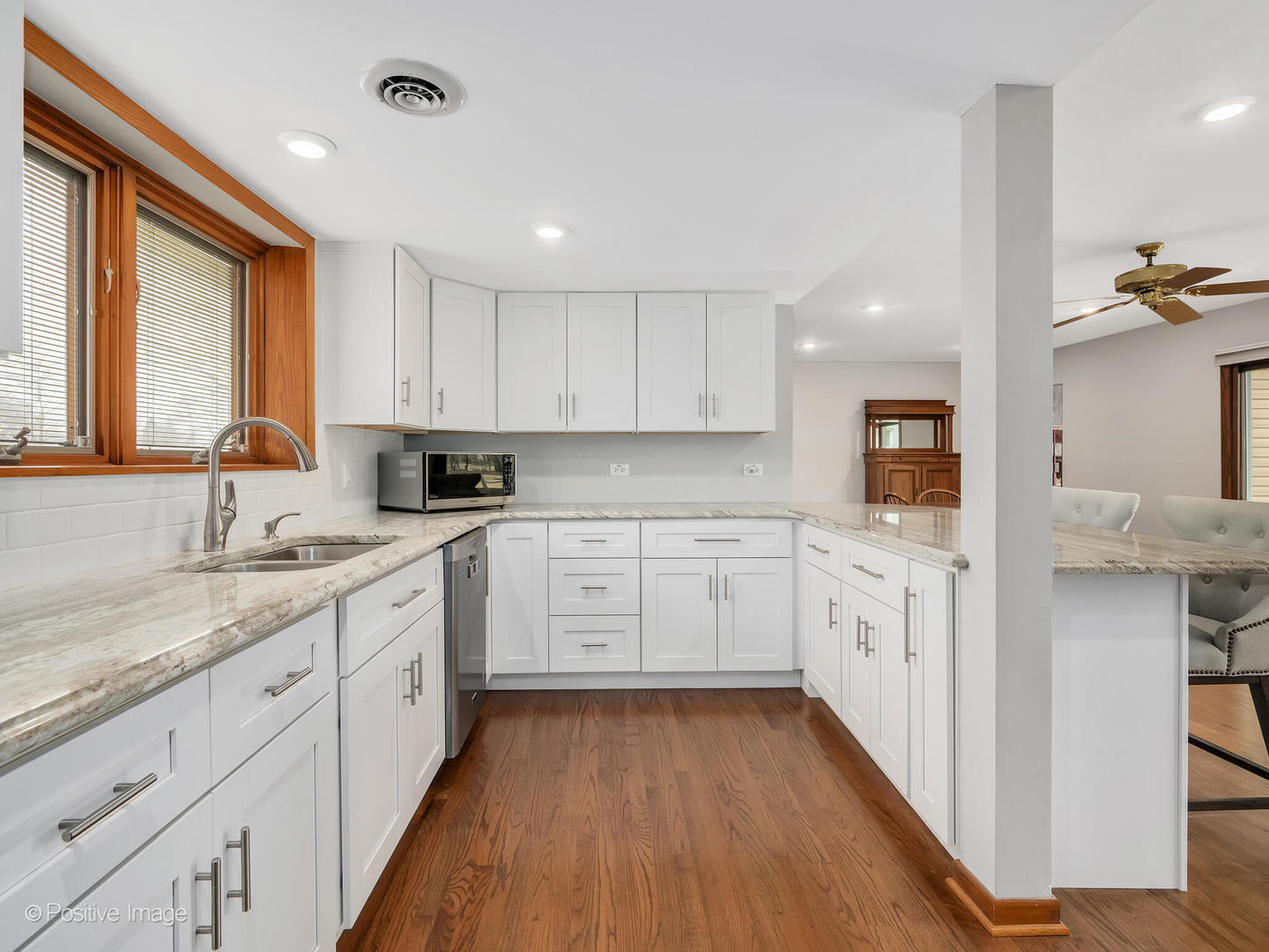 564 E Bryn Mawr Avenue, Roselle, IL 60172