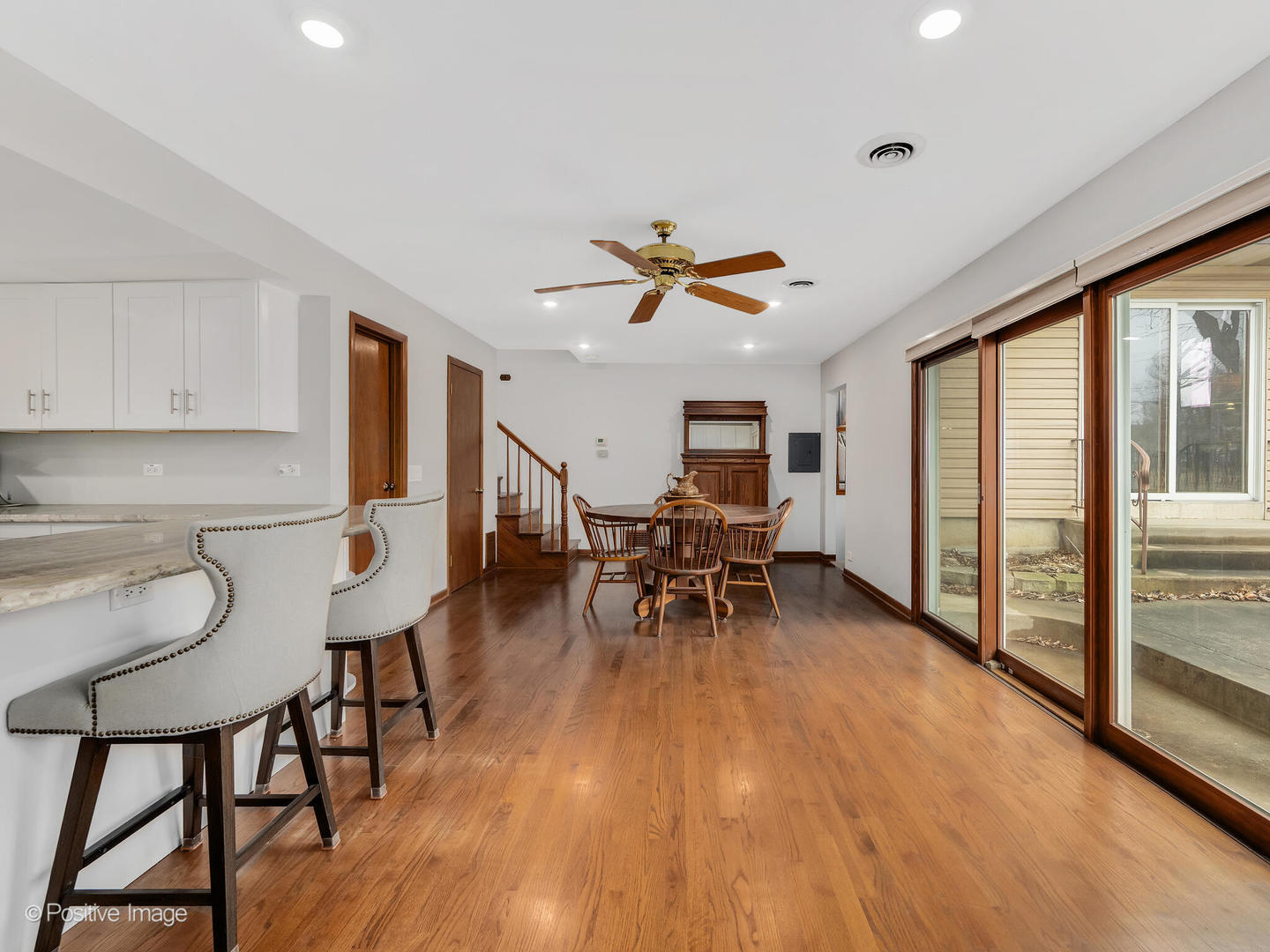 564 E Bryn Mawr Avenue, Roselle, IL 60172