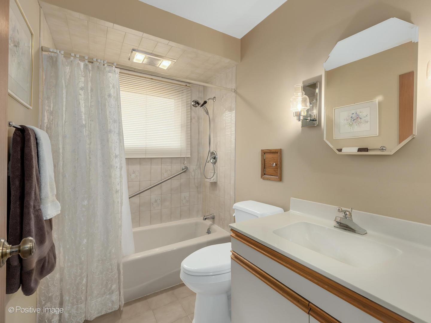 564 E Bryn Mawr Avenue, Roselle, IL 60172