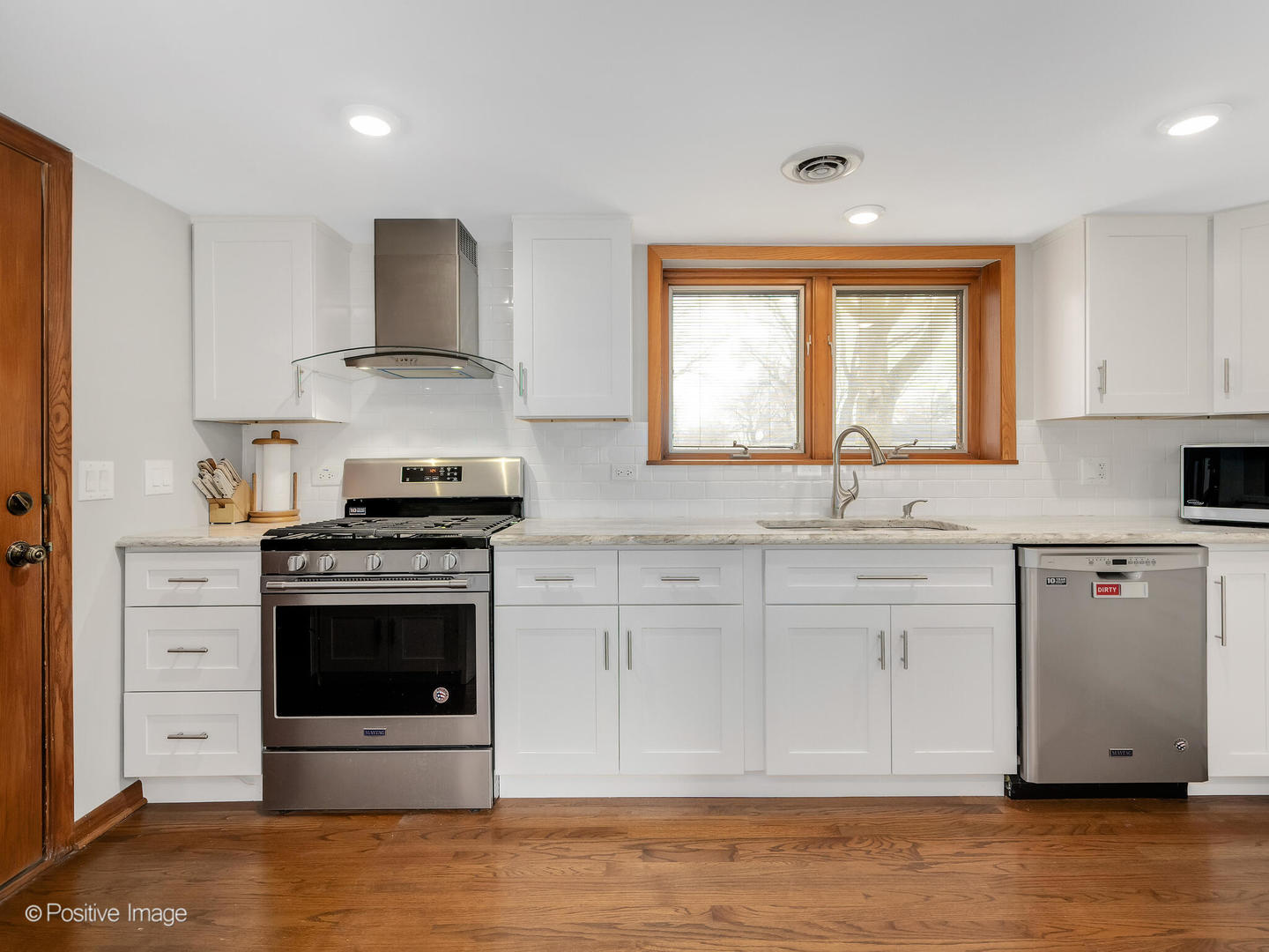 564 E Bryn Mawr Avenue, Roselle, IL 60172