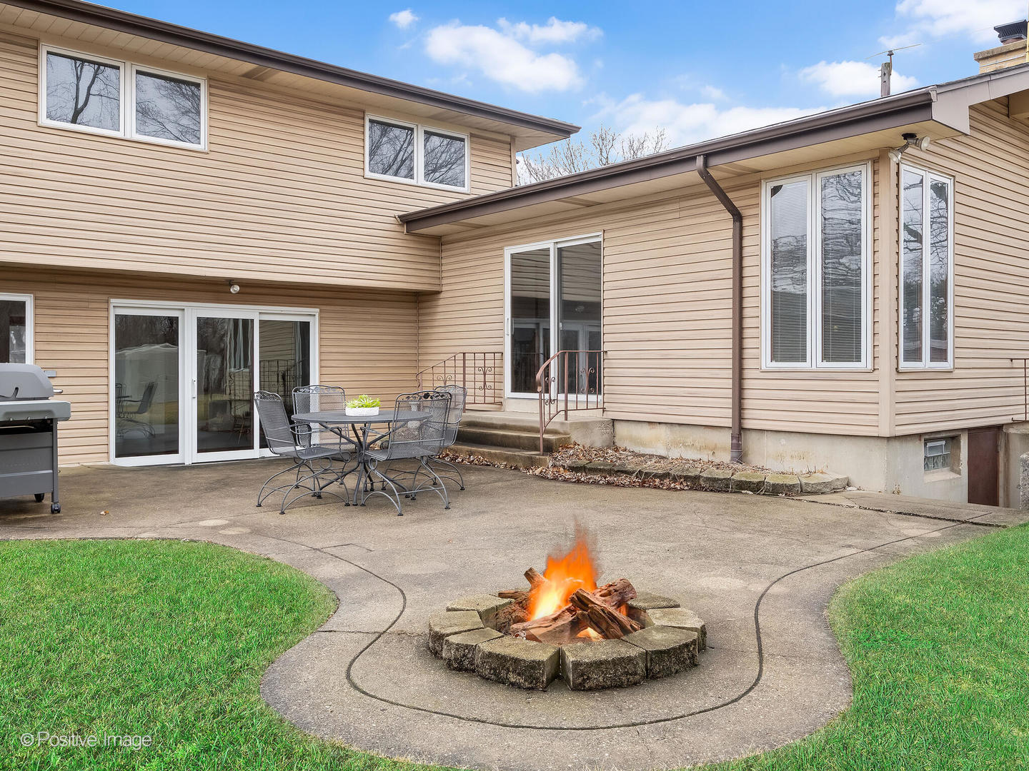 564 E Bryn Mawr Avenue, Roselle, IL 60172