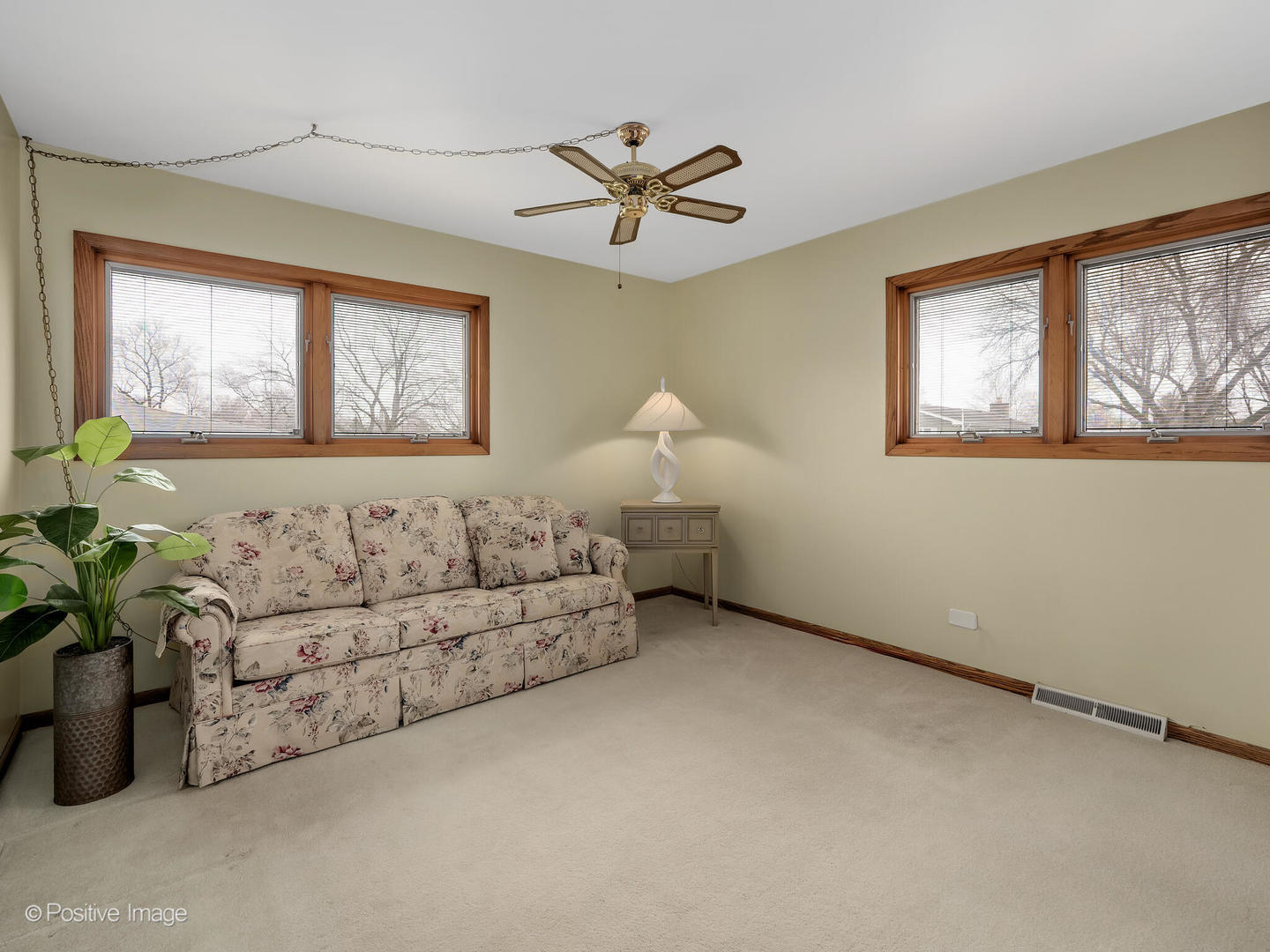 564 E Bryn Mawr Avenue, Roselle, IL 60172