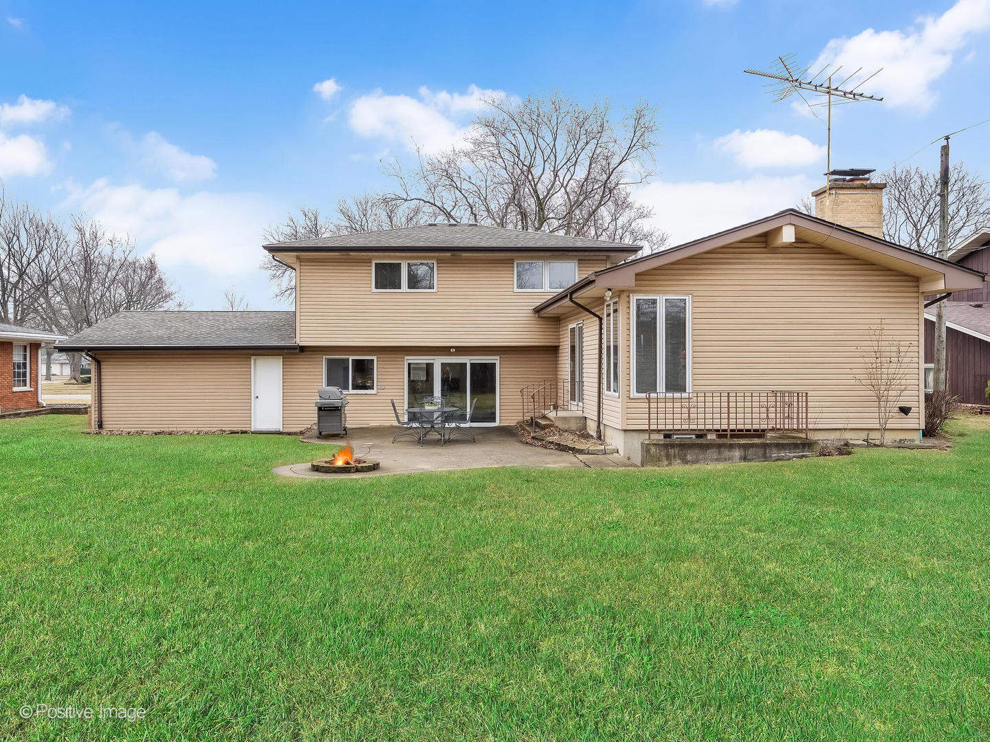 564 E Bryn Mawr Avenue, Roselle, IL 60172