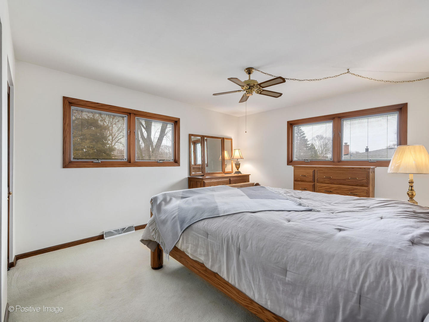 564 E Bryn Mawr Avenue, Roselle, IL 60172