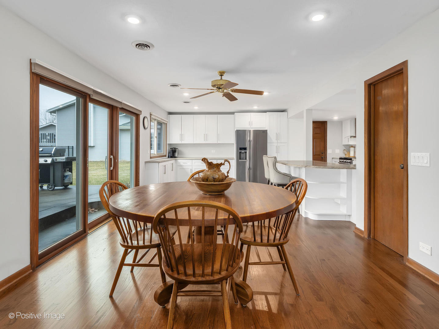 564 E Bryn Mawr Avenue, Roselle, IL 60172