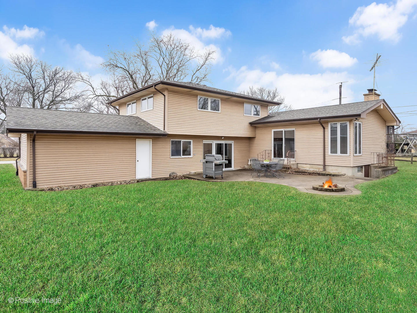 564 E Bryn Mawr Avenue, Roselle, IL 60172