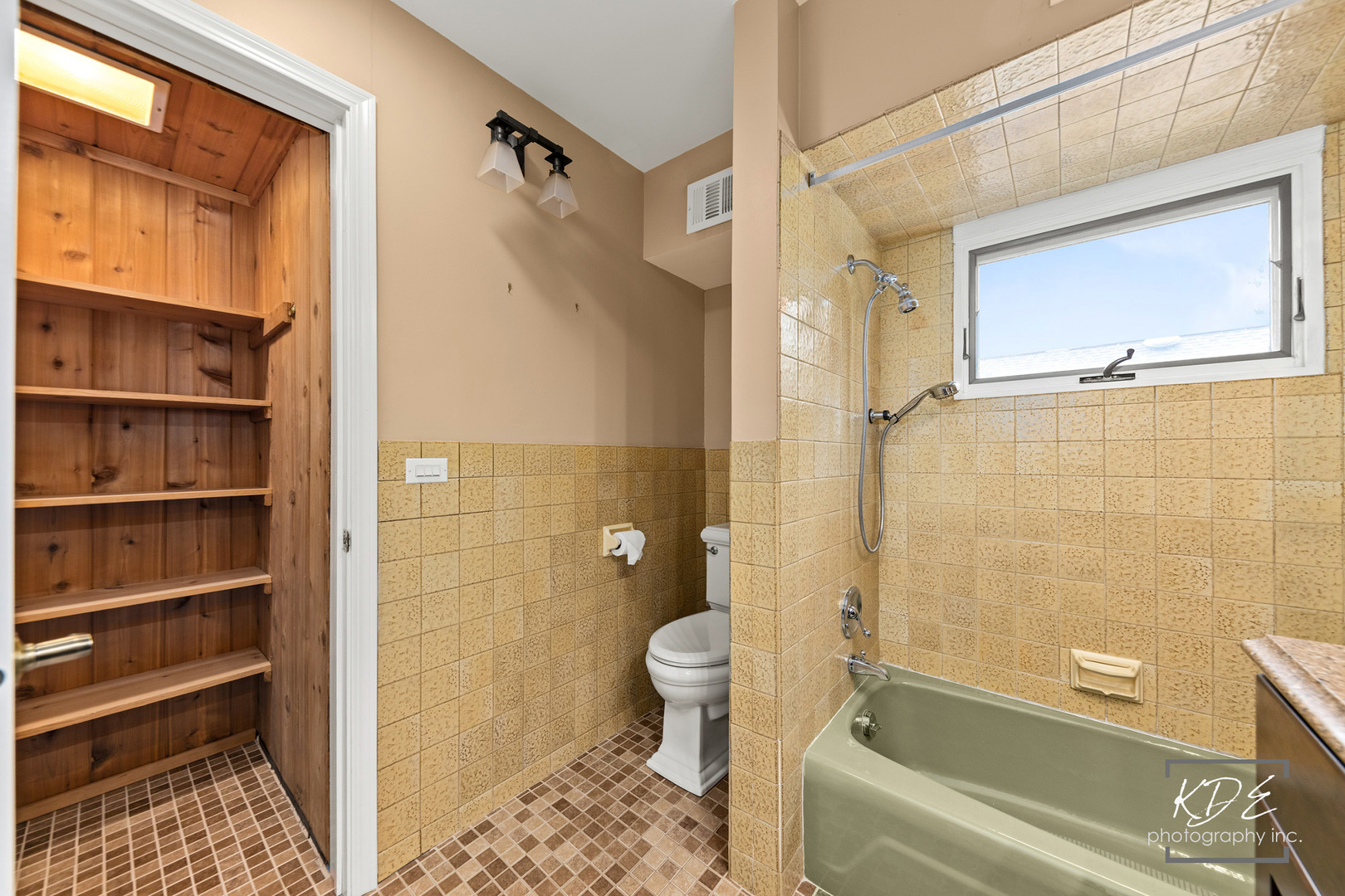 330 S Maple Street, Itasca, IL 60143