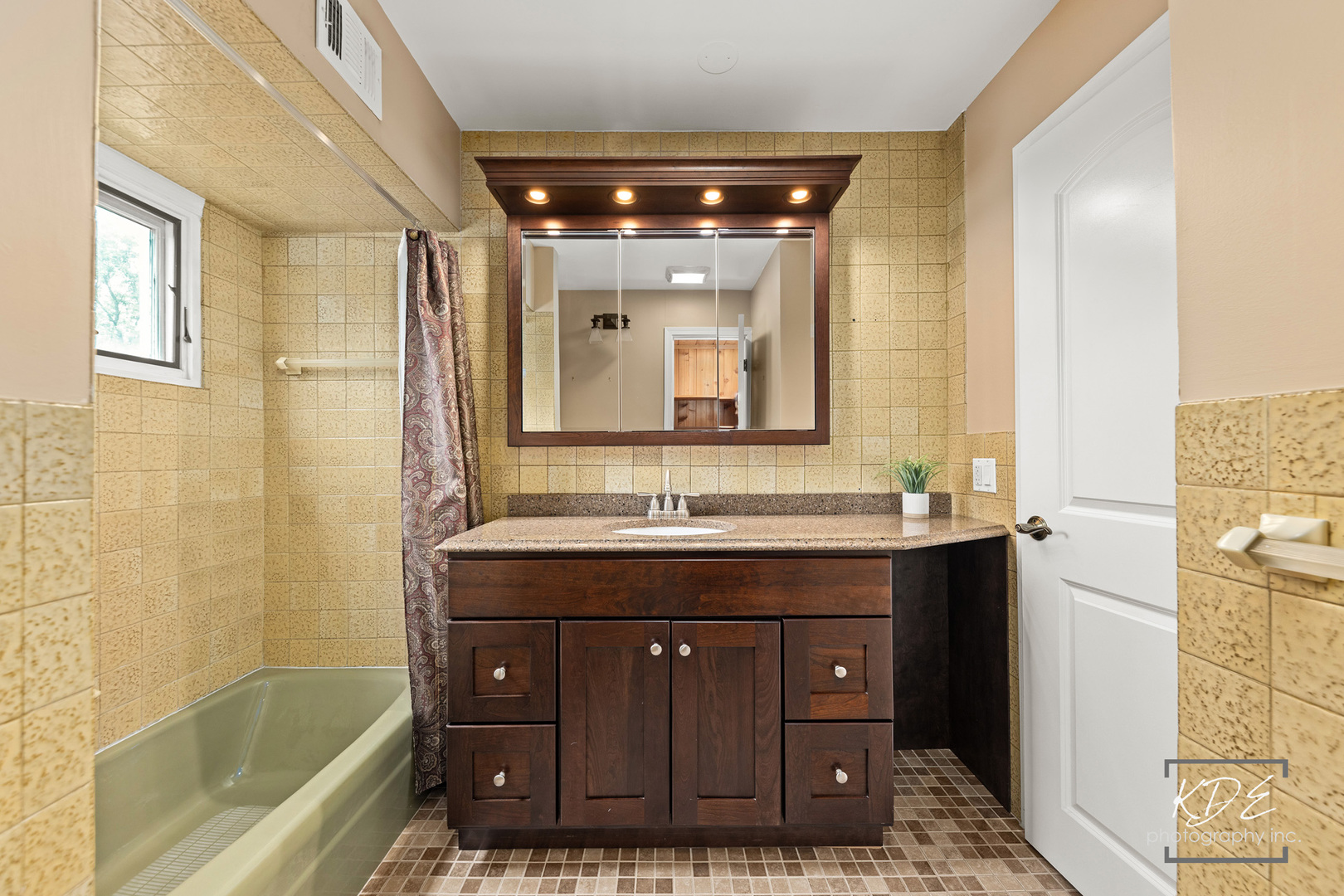 330 S Maple Street, Itasca, IL 60143