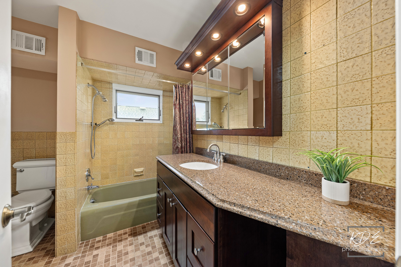 330 S Maple Street, Itasca, IL 60143