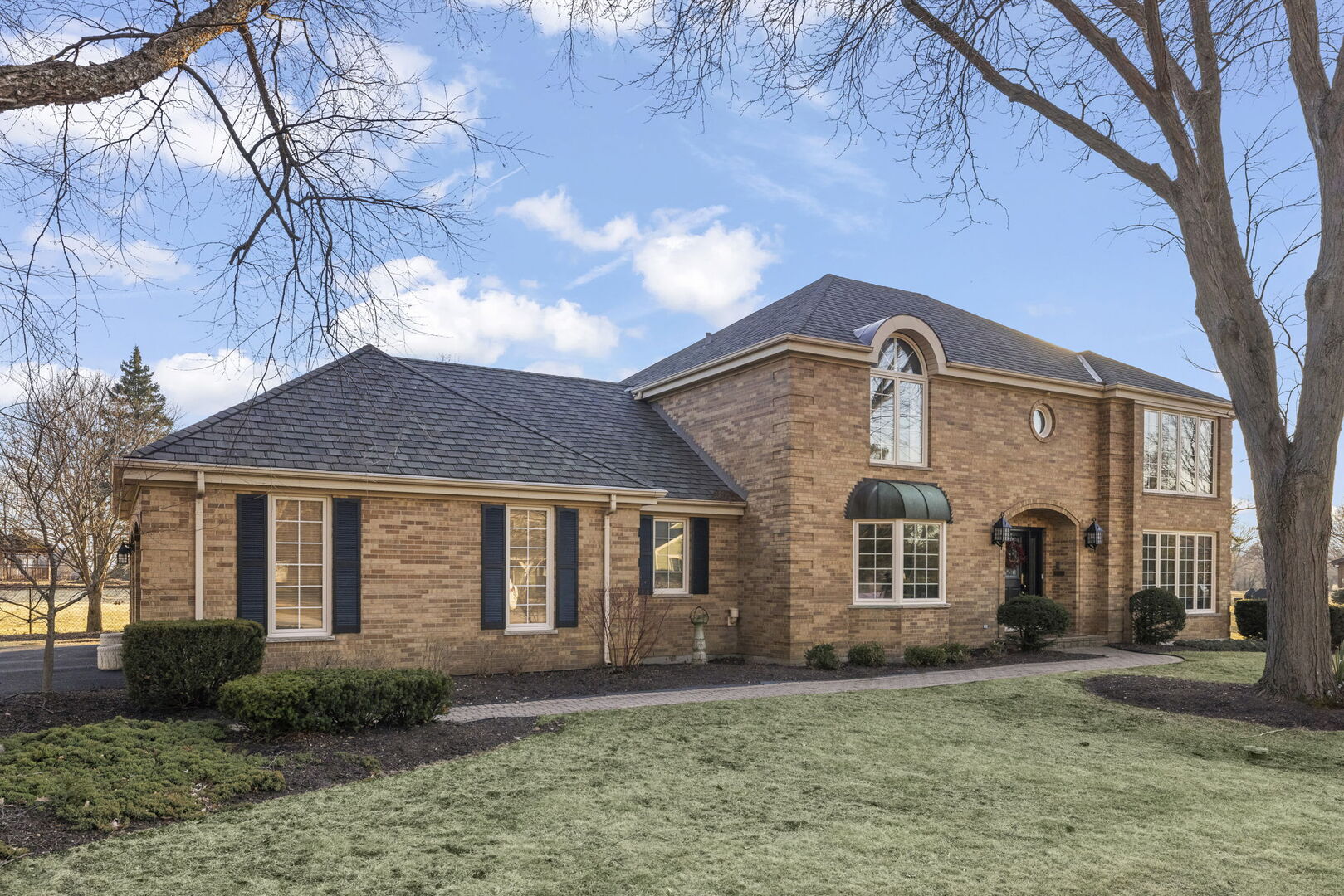 28W211 Cantigny Drive, Winfield, IL 60190