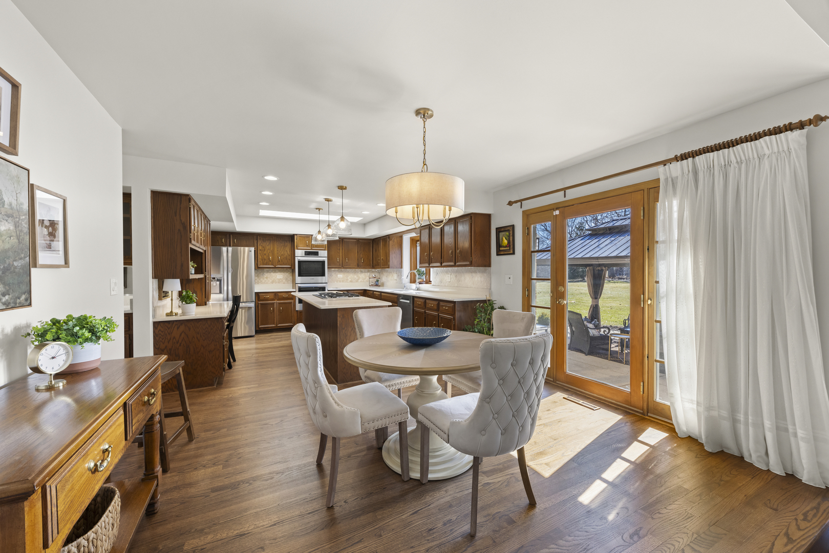 28W211 Cantigny Drive, Winfield, IL 60190