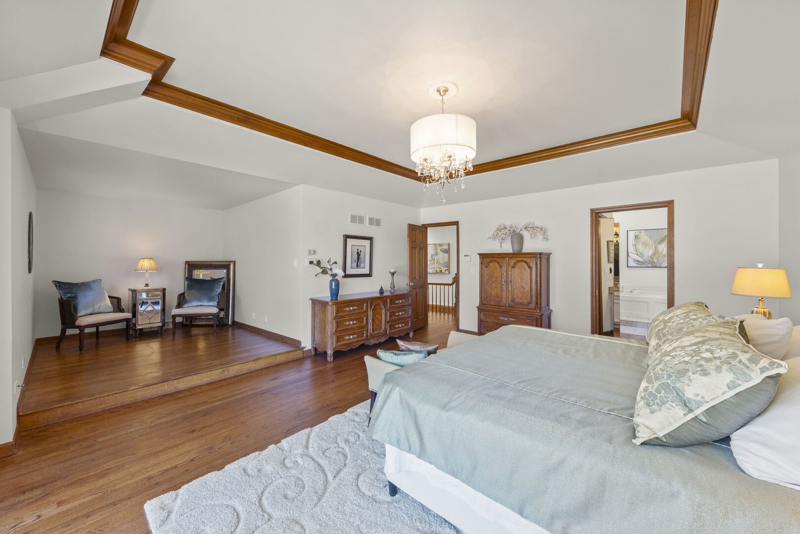 28W211 Cantigny Drive, Winfield, IL 60190