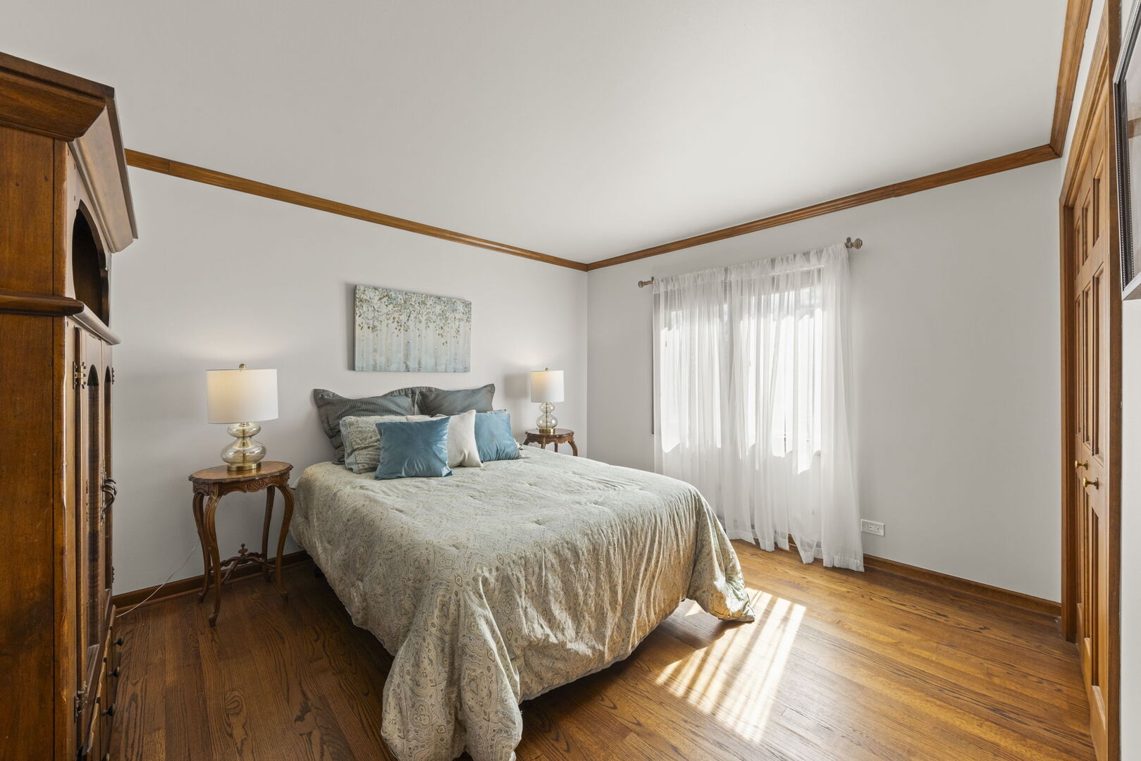 28W211 Cantigny Drive, Winfield, IL 60190