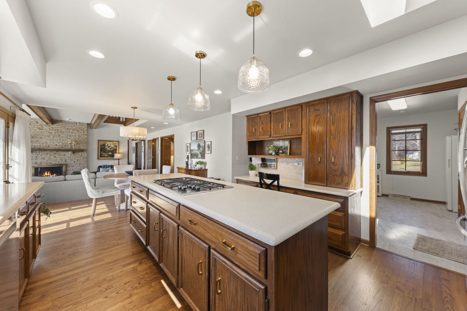 28W211 Cantigny Drive, Winfield, IL 60190