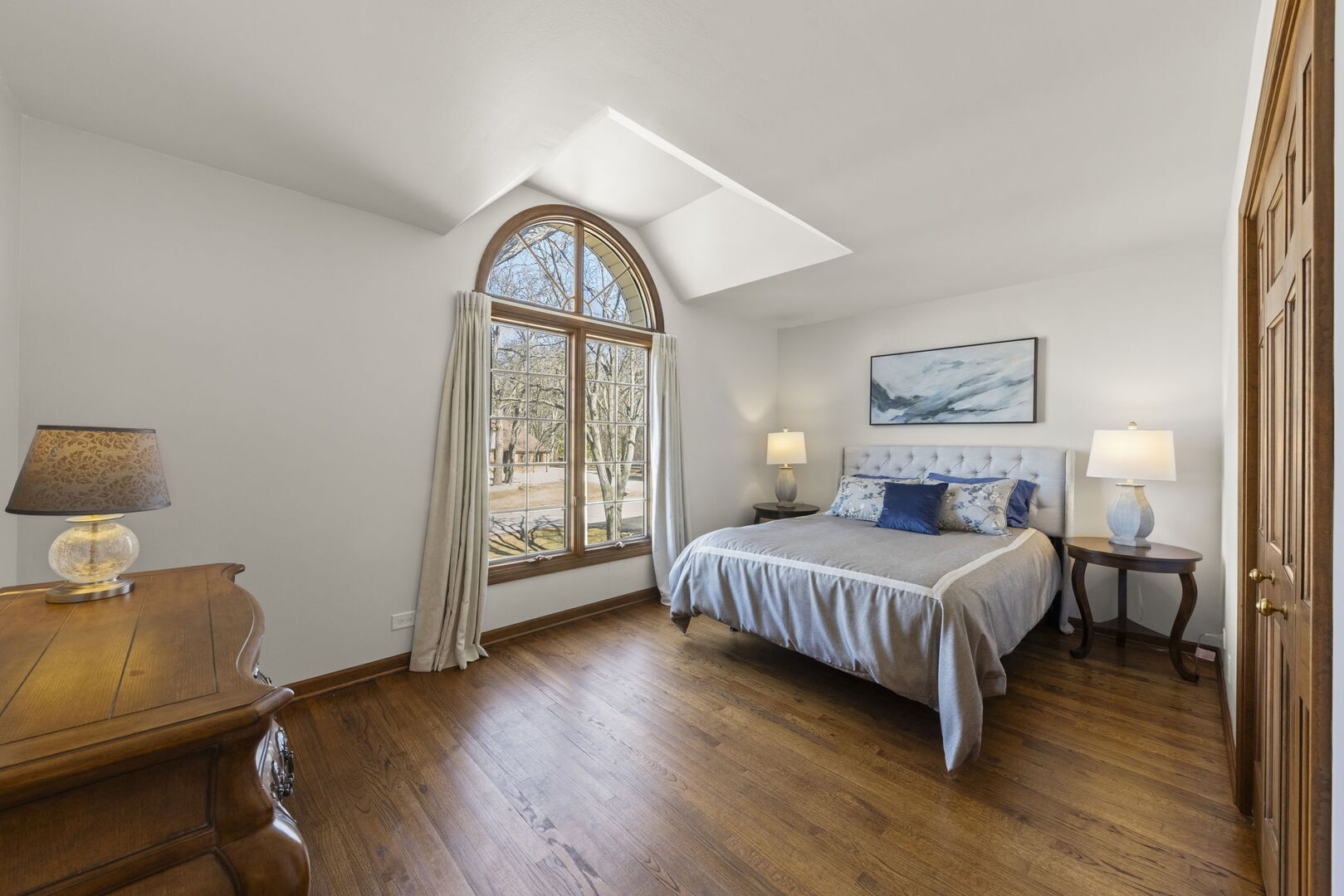 28W211 Cantigny Drive, Winfield, IL 60190