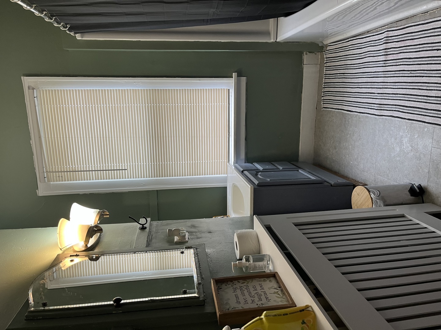 North Chicago, IL 60064