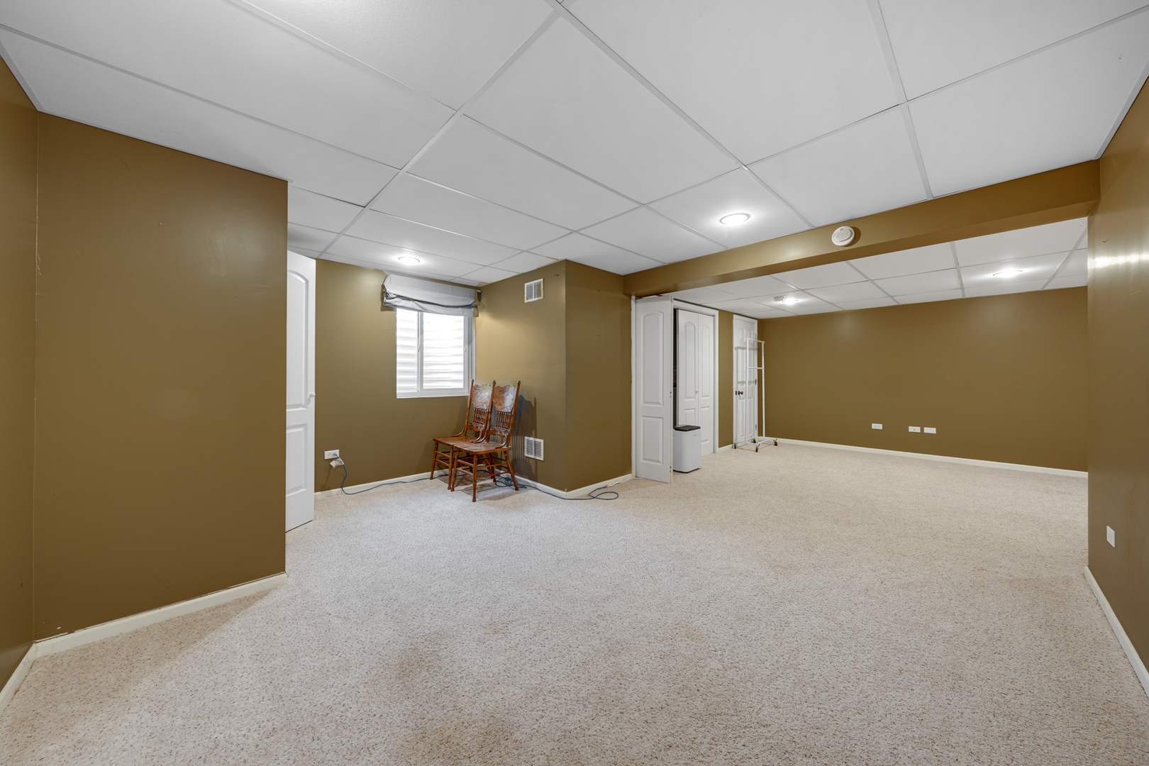 21564 W SARAH Drive, Lake Villa, IL 60046