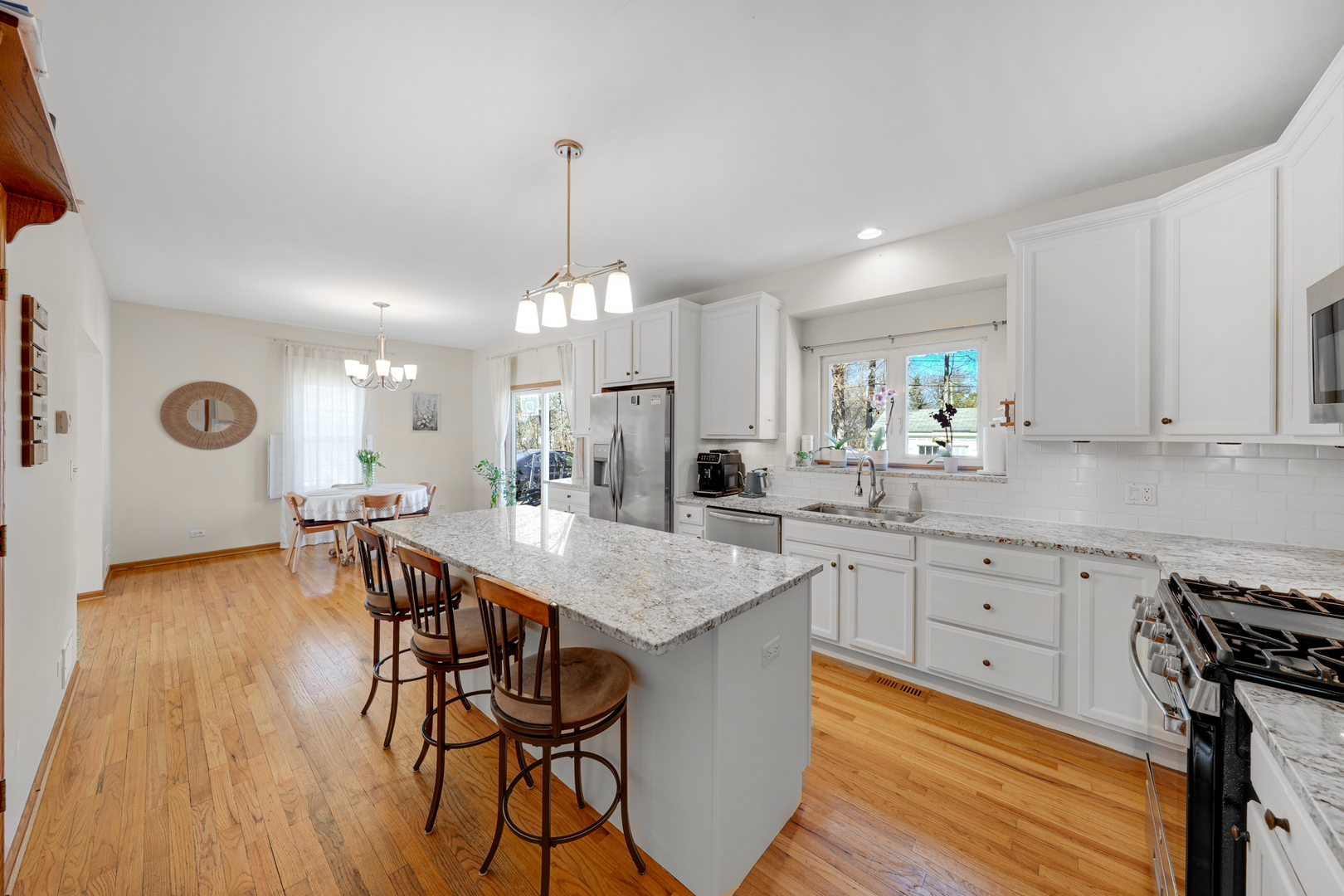 21564 W SARAH Drive, Lake Villa, IL 60046