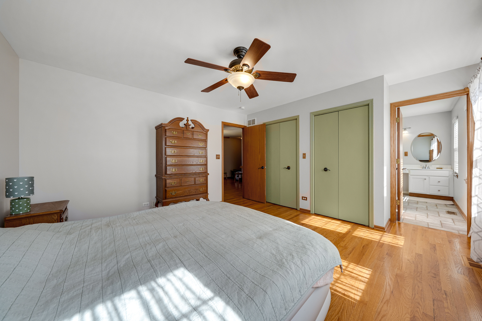 21564 W SARAH Drive, Lake Villa, IL 60046