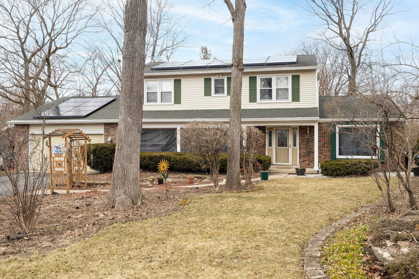 23W100 Kings Court, Glen Ellyn, IL 60137