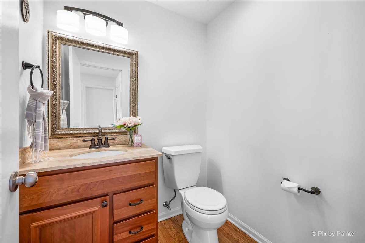 18500 W Aspen Court, Grayslake, IL 60030