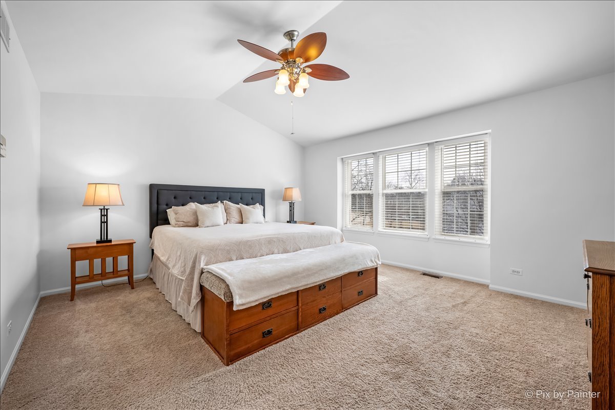 18500 W Aspen Court, Grayslake, IL 60030