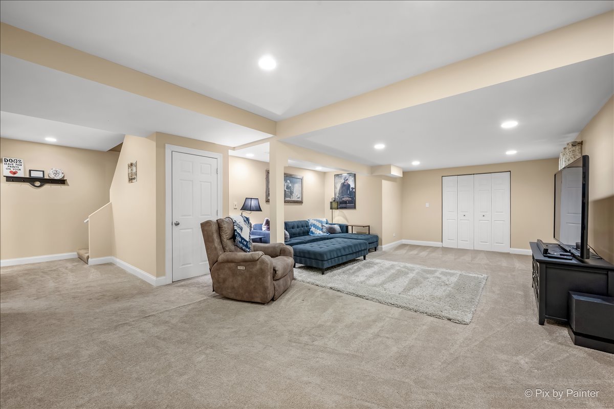 18500 W Aspen Court, Grayslake, IL 60030