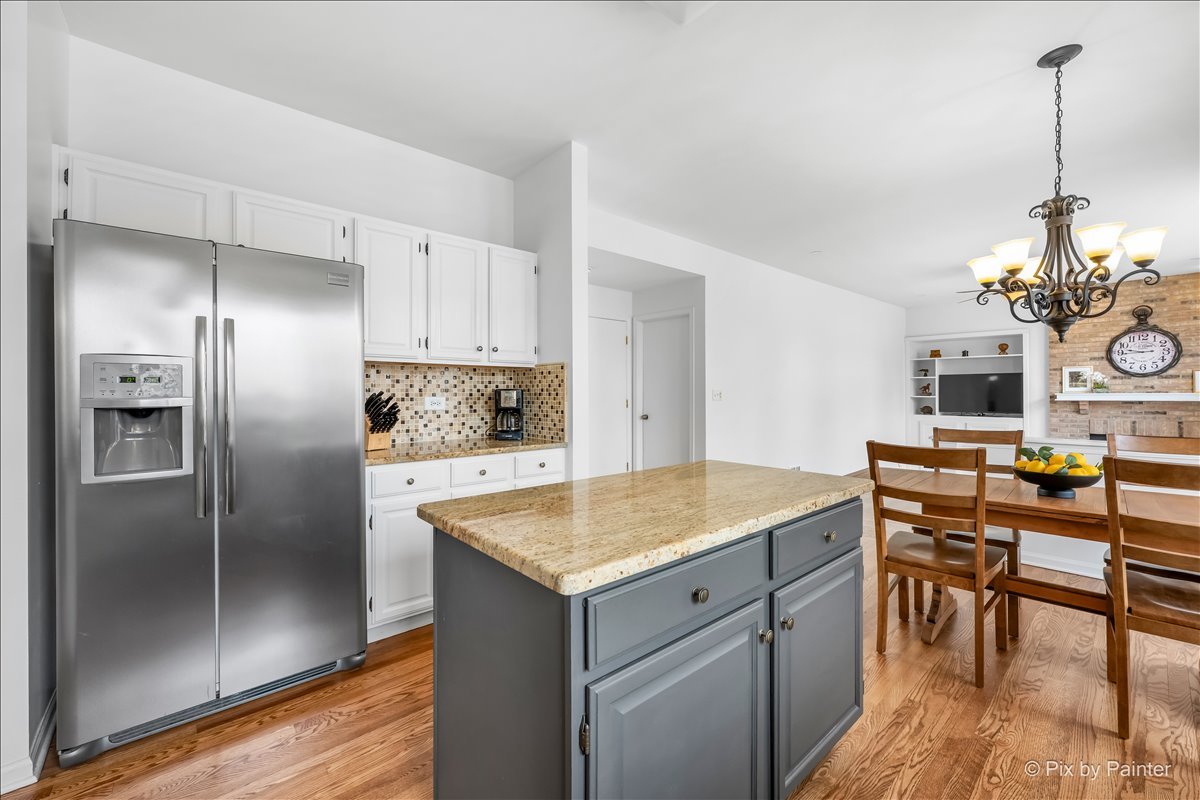 18500 W Aspen Court, Grayslake, IL 60030