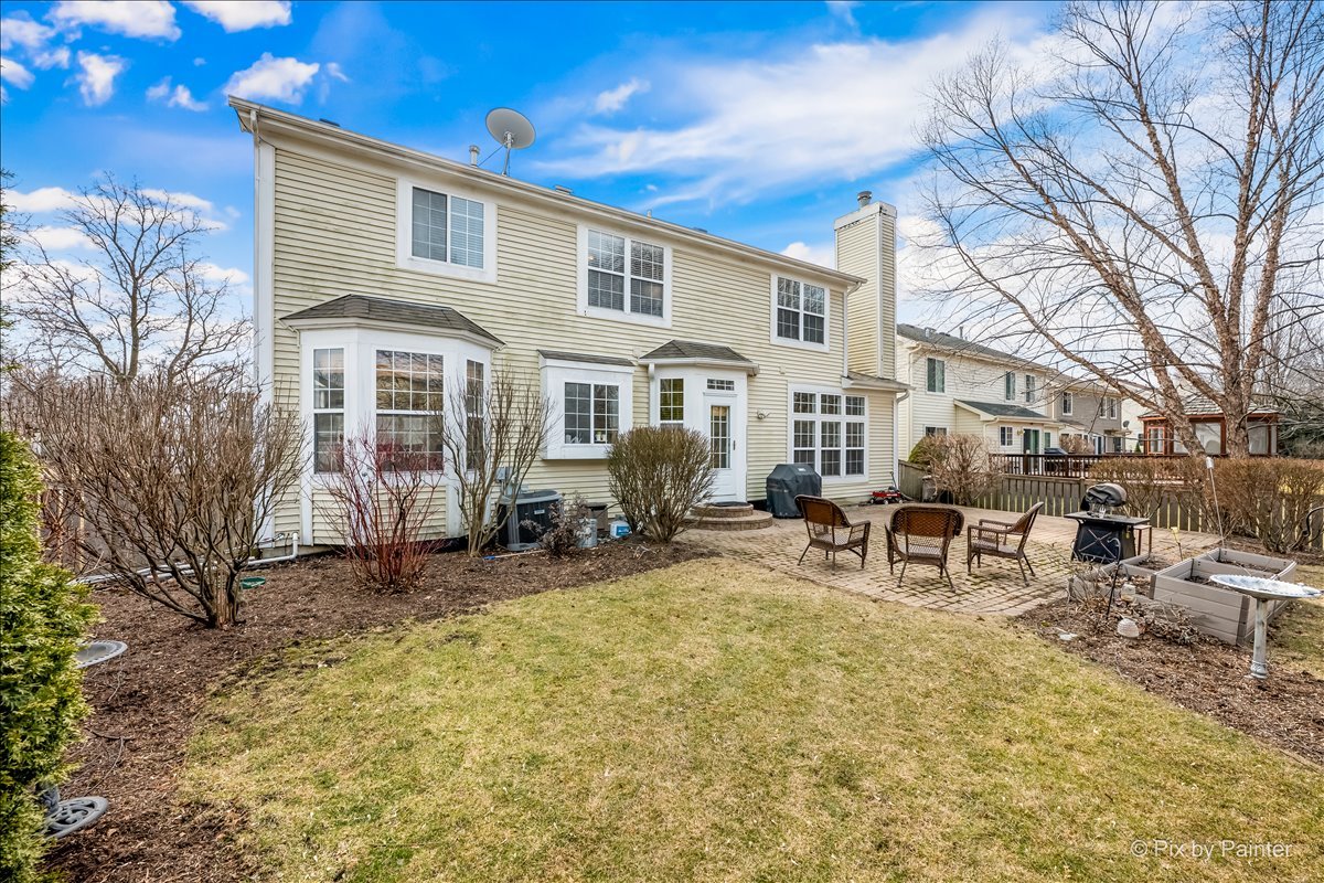 18500 W Aspen Court, Grayslake, IL 60030