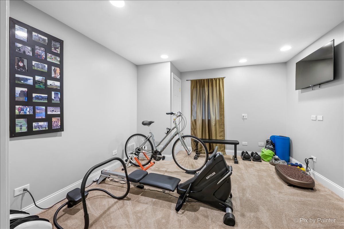 18500 W Aspen Court, Grayslake, IL 60030