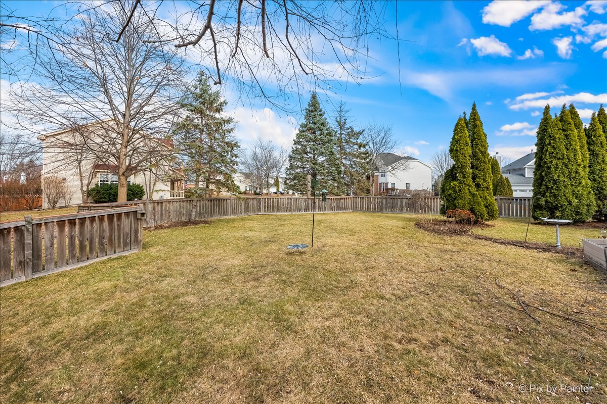 18500 W Aspen Court, Grayslake, IL 60030