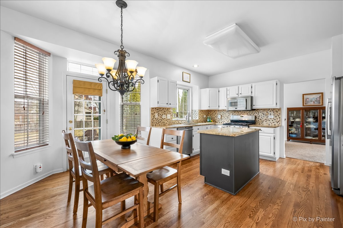 18500 W Aspen Court, Grayslake, IL 60030