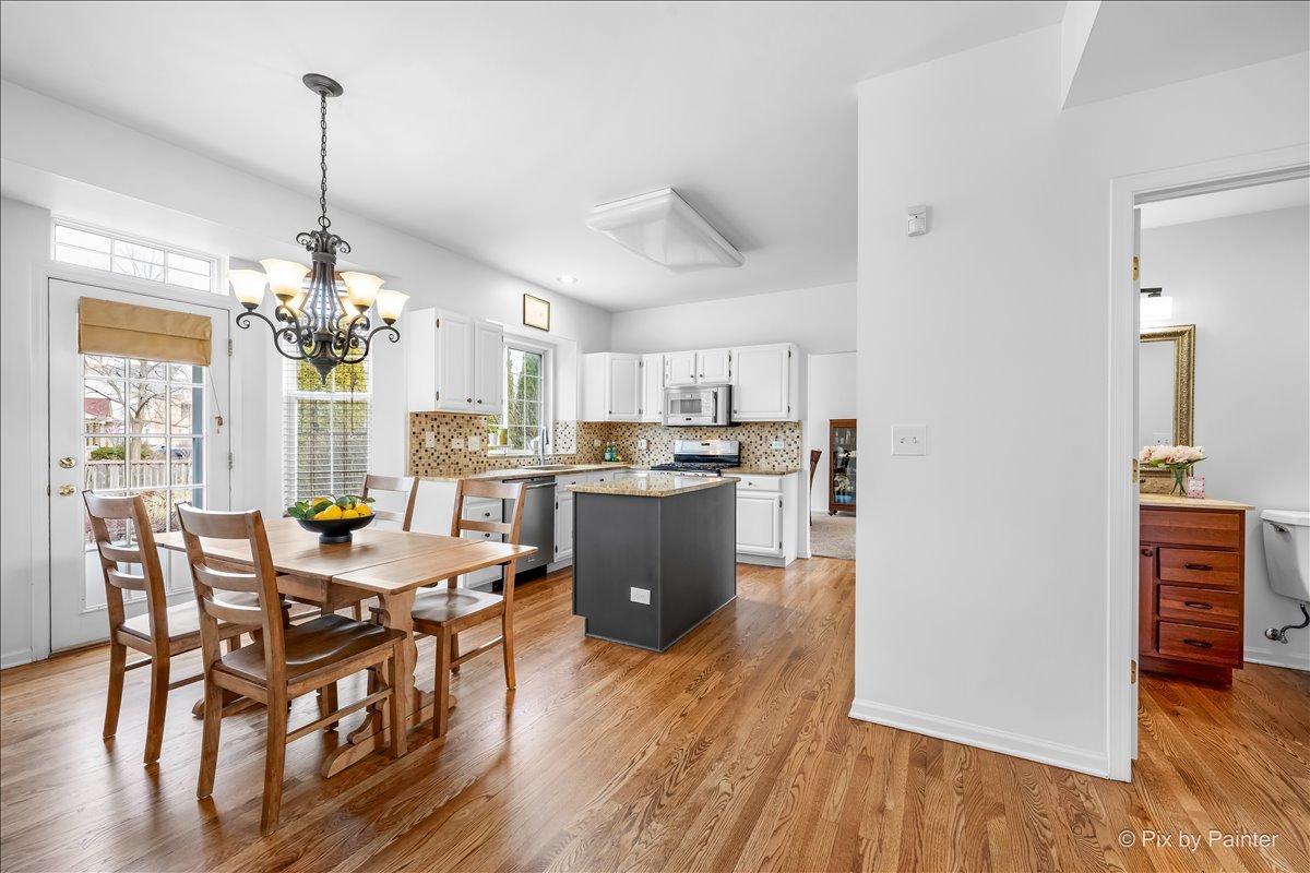 18500 W Aspen Court, Grayslake, IL 60030