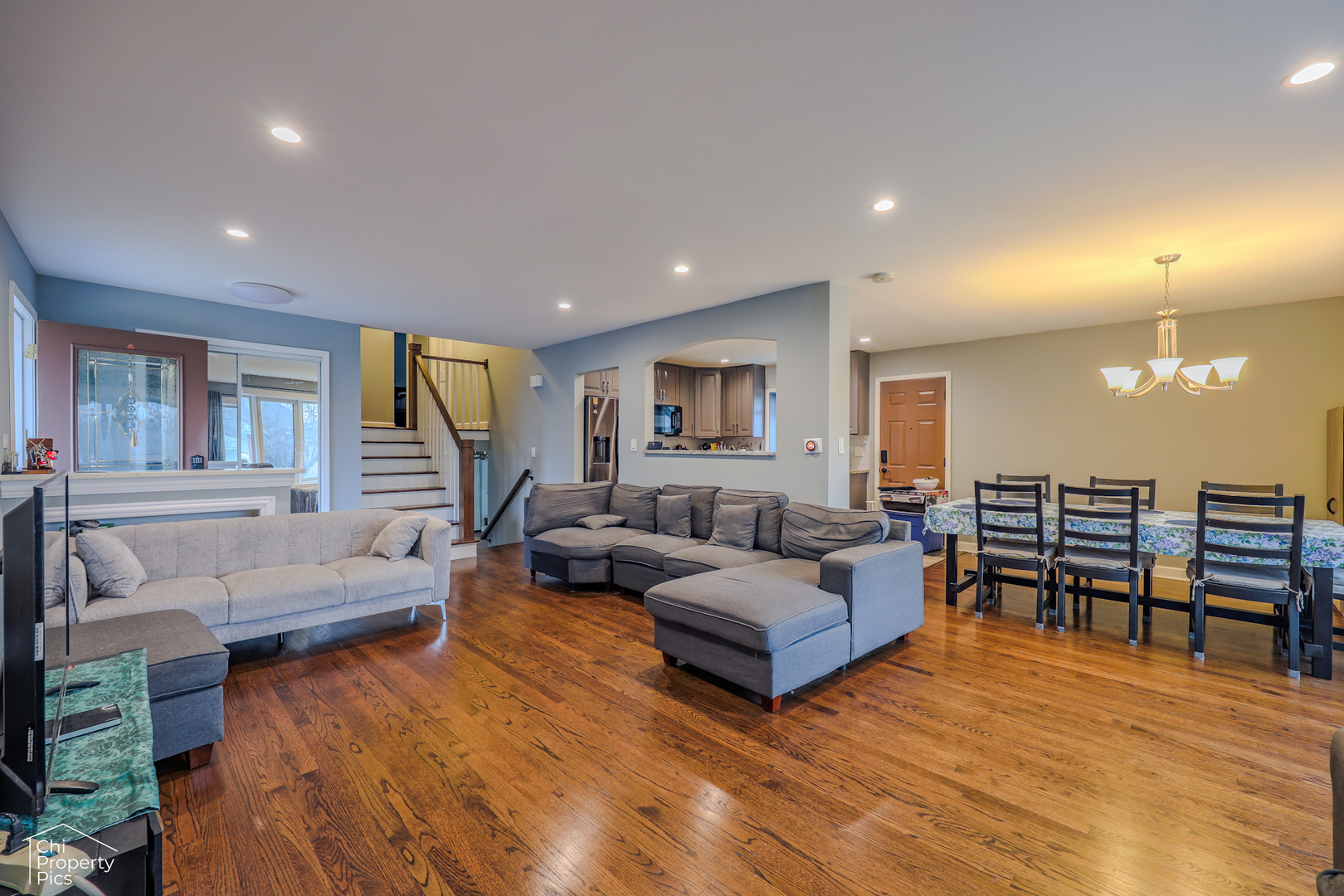 9113 Belleforte Avenue, Morton Grove, IL 60053