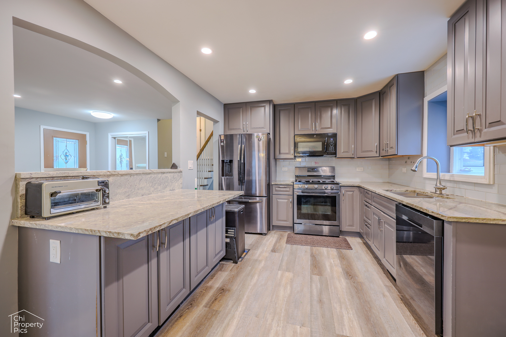 9113 Belleforte Avenue, Morton Grove, IL 60053