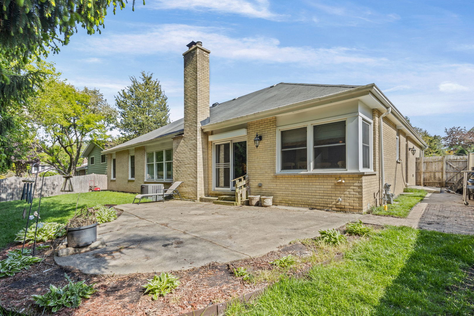 1132 Pine Tree Lane, Libertyville, IL 60048