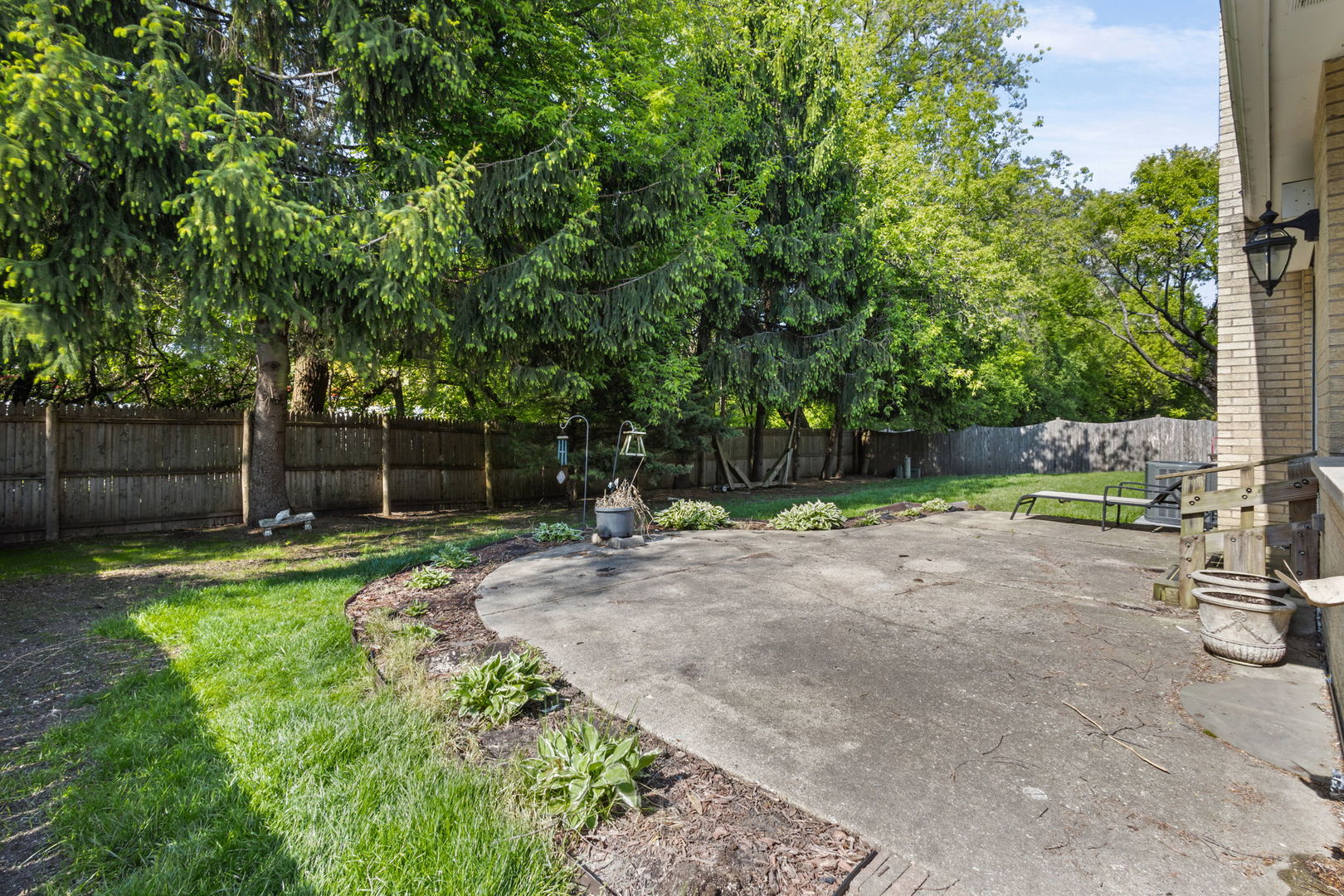 1132 Pine Tree Lane, Libertyville, IL 60048