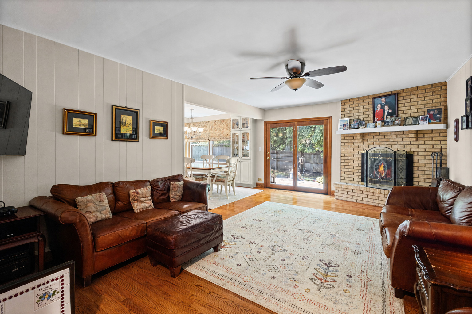1132 Pine Tree Lane, Libertyville, IL 60048