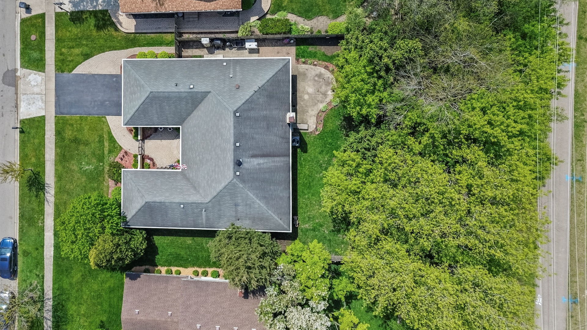 1132 Pine Tree Lane, Libertyville, IL 60048