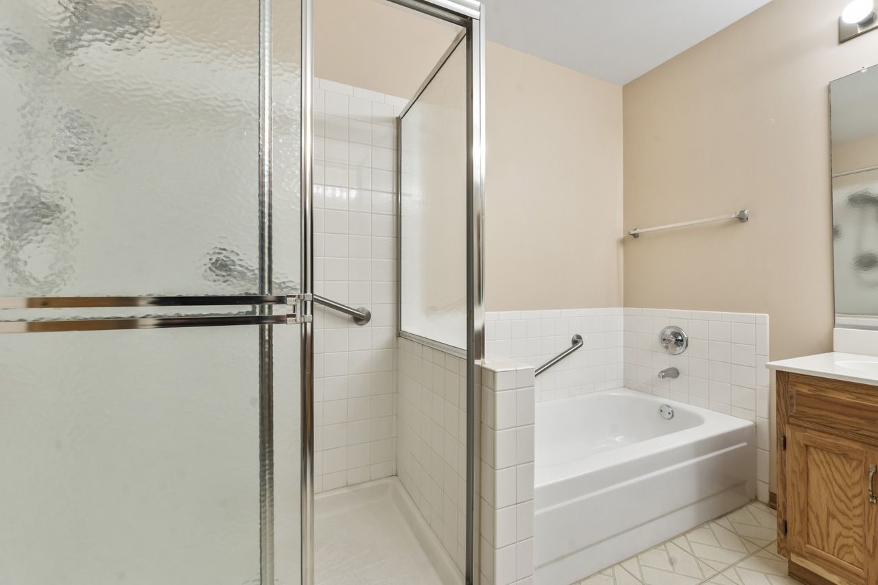 901 BUTTERNUT Lane #A, Mount Prospect, IL 60056