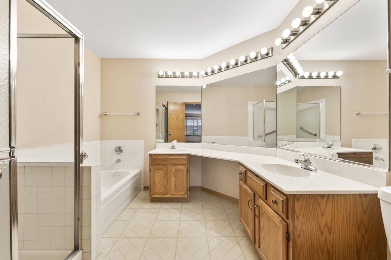 901 BUTTERNUT Lane #A, Mount Prospect, IL 60056