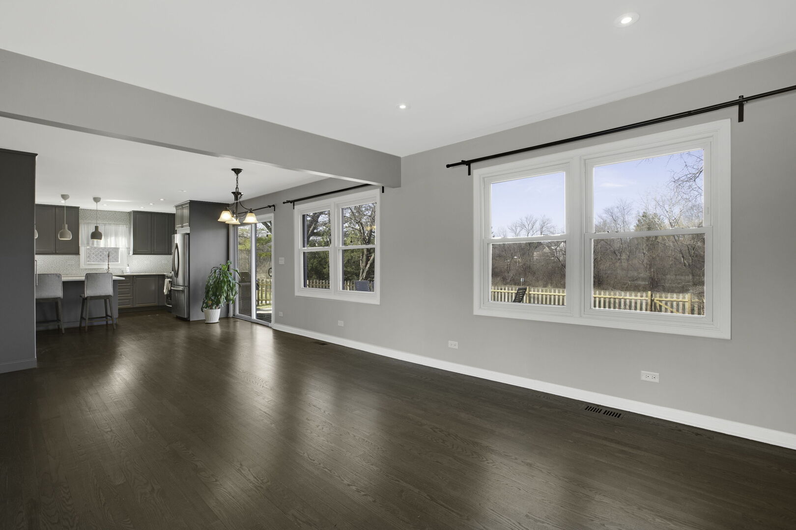 924 Shambliss Lane, Buffalo Grove, IL 60089