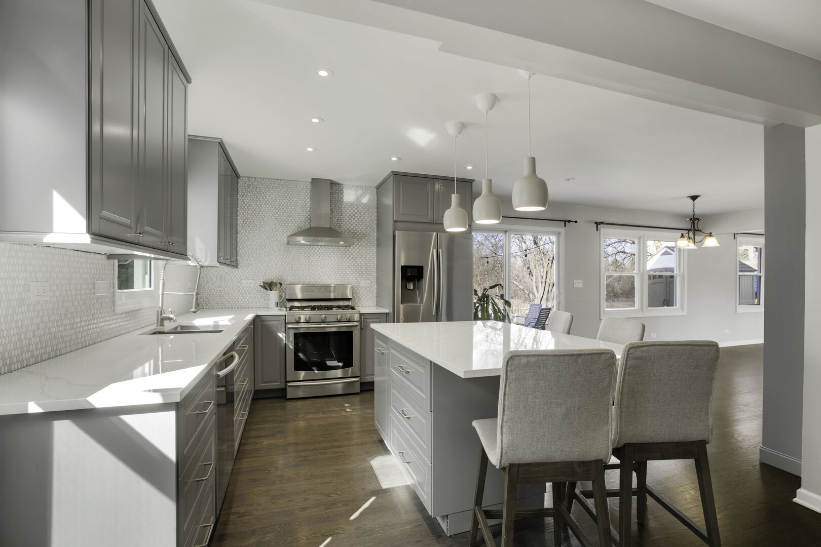 924 Shambliss Lane, Buffalo Grove, IL 60089