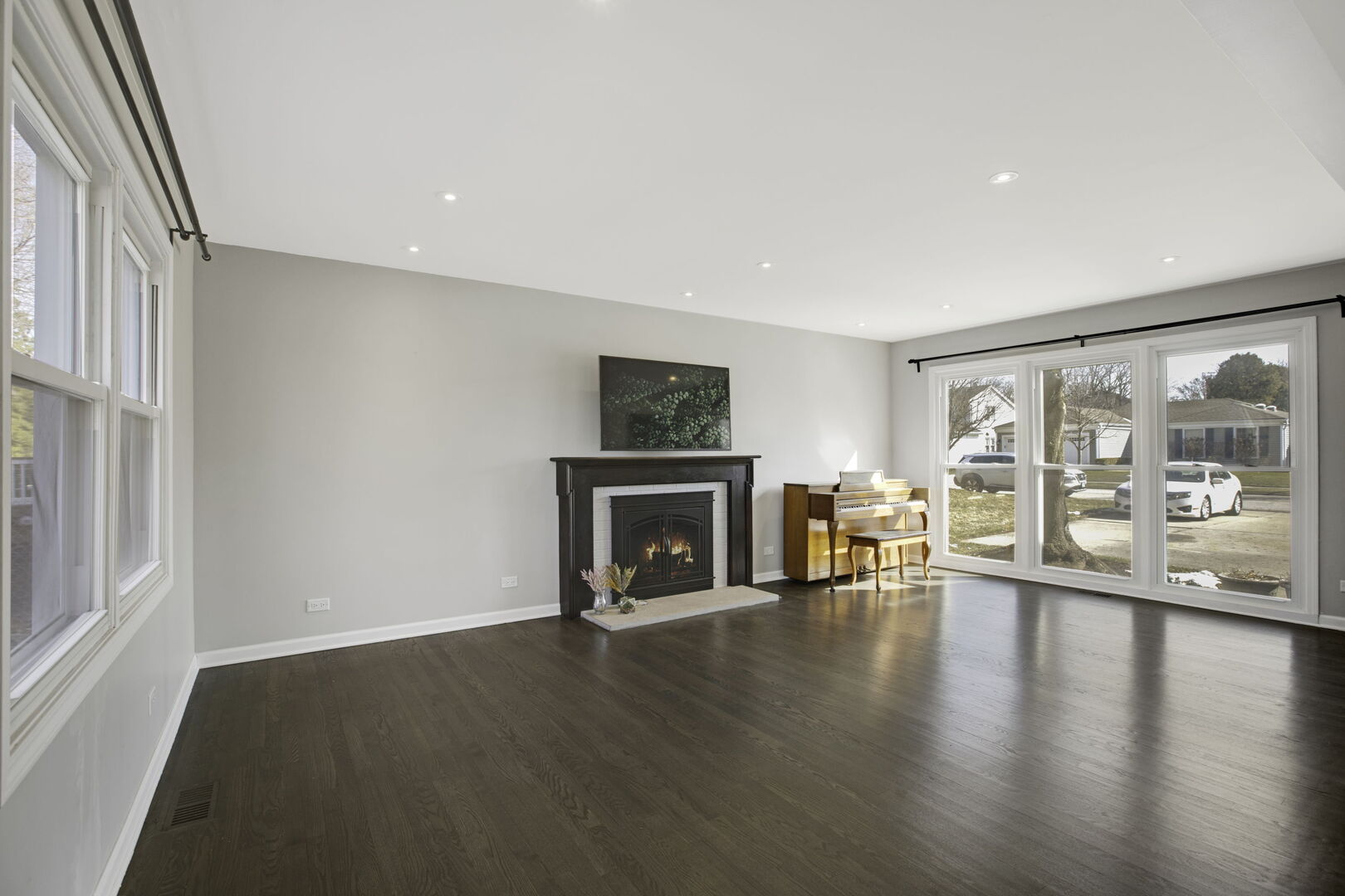 924 Shambliss Lane, Buffalo Grove, IL 60089