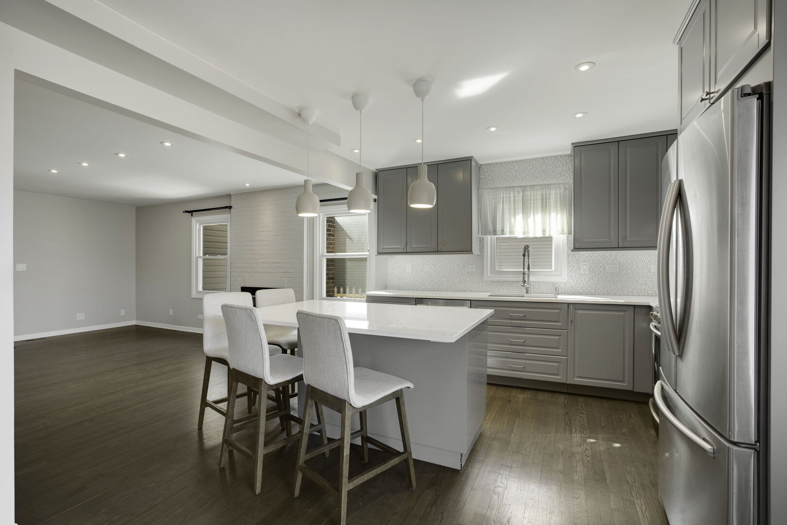 924 Shambliss Lane, Buffalo Grove, IL 60089