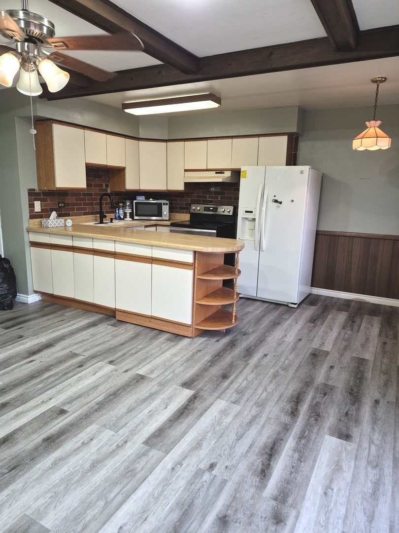 18W100 16th Street, Villa Park, IL 60181