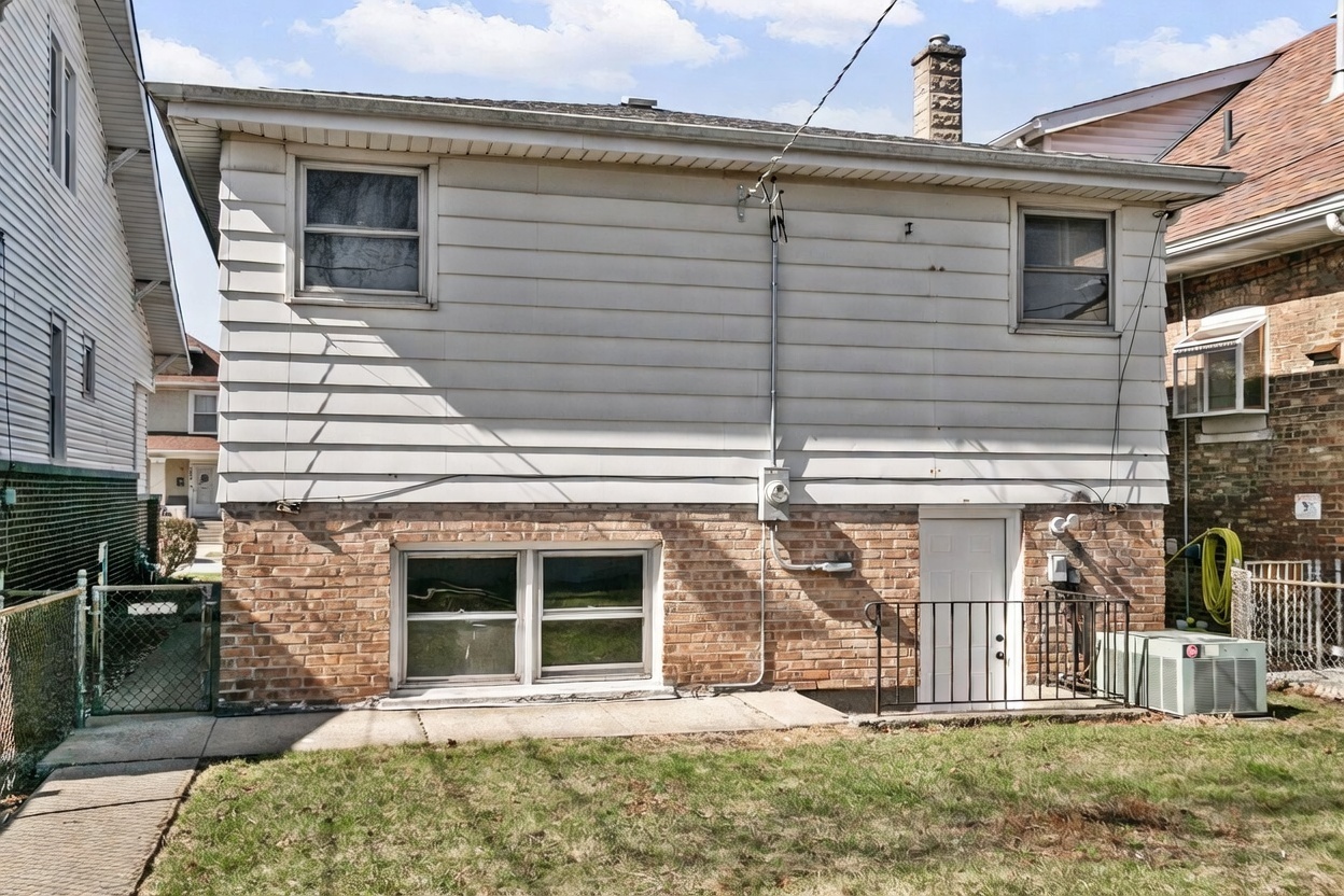 5445 S 73rd Court, Summit, IL 60501