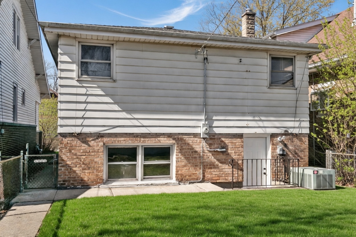 5445 S 73rd Avenue, Summit, IL 60501