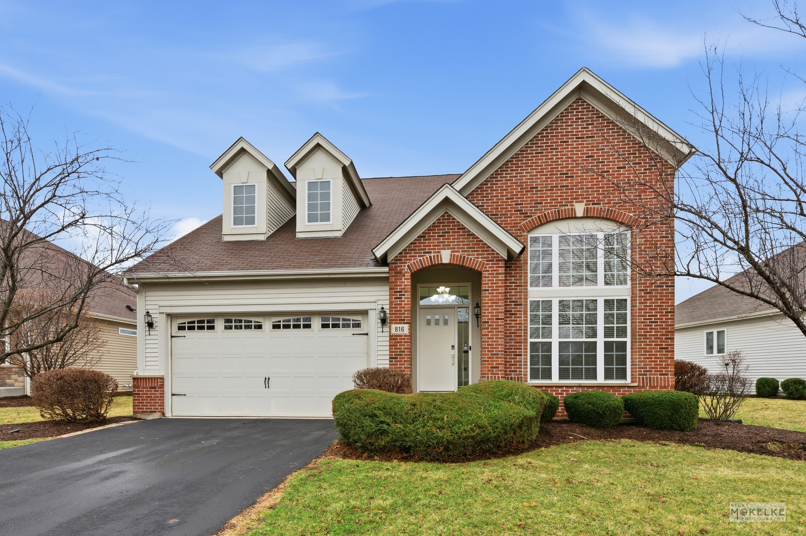 816 Colchester Drive, Oswego, IL 60543